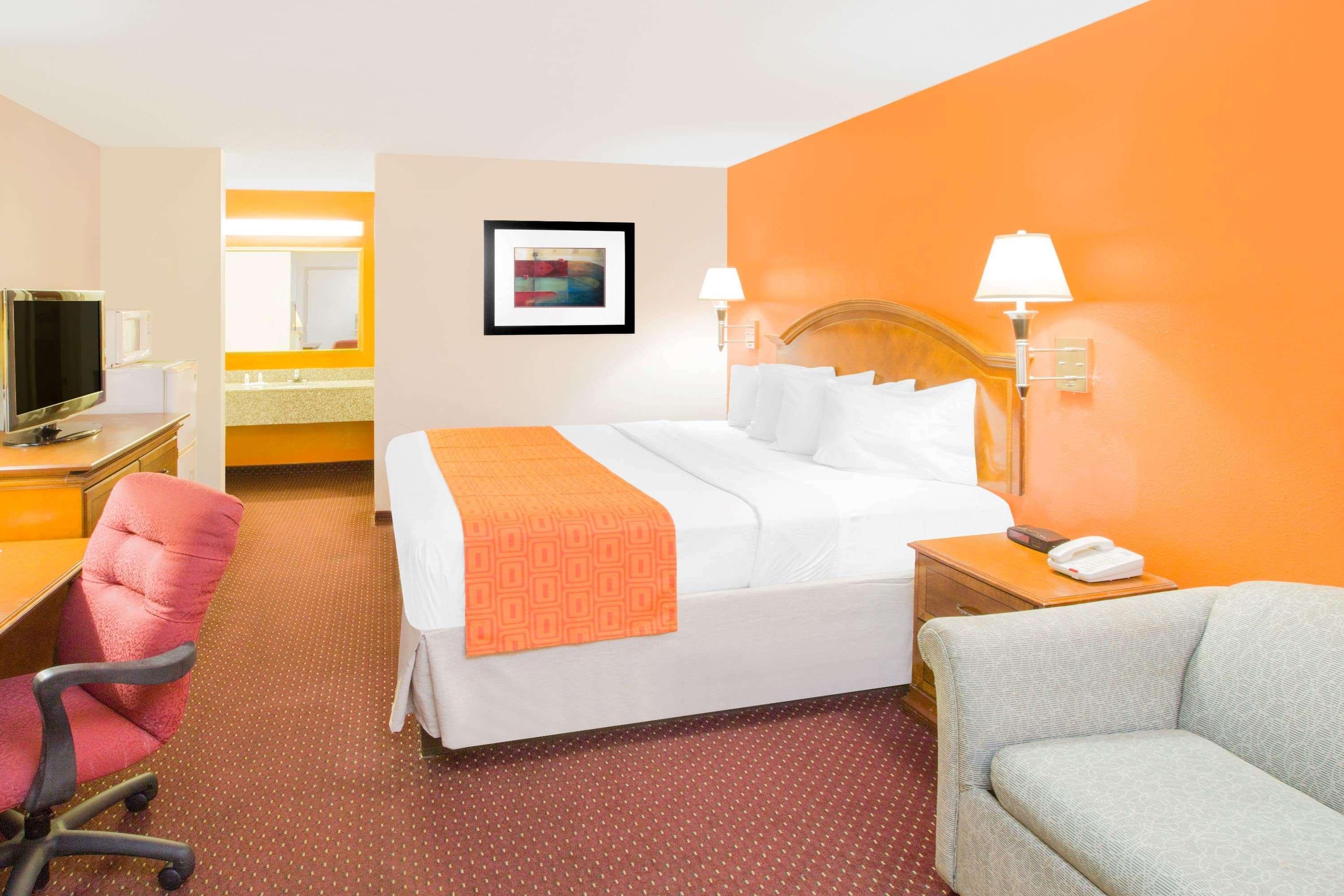 Howard Johnson By Wyndham Dothan Exteriör bild