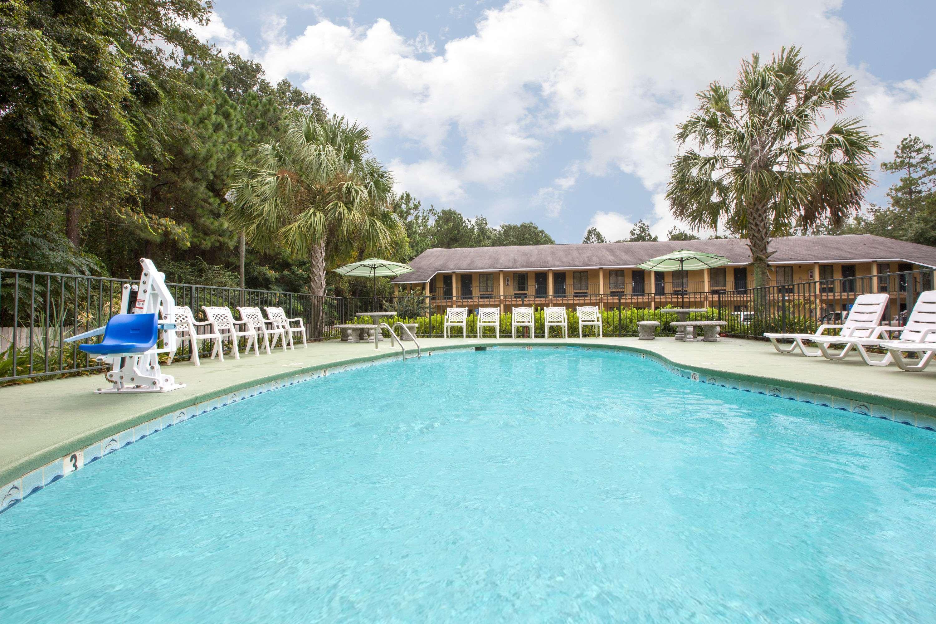 Howard Johnson By Wyndham Dothan Exteriör bild